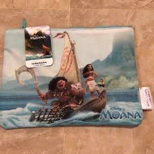 Disney Moana x Hawaiian Airlines clutch